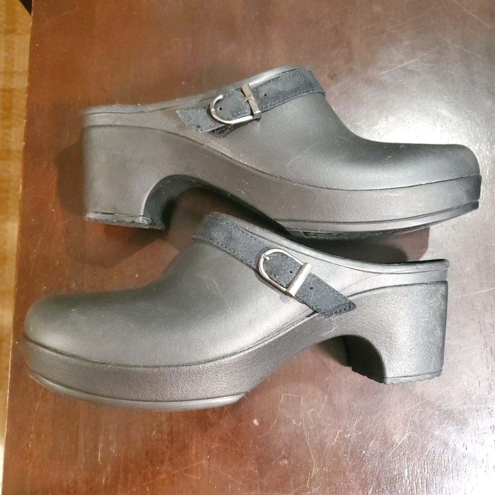 Crocs Sara Clogs Sz 10
